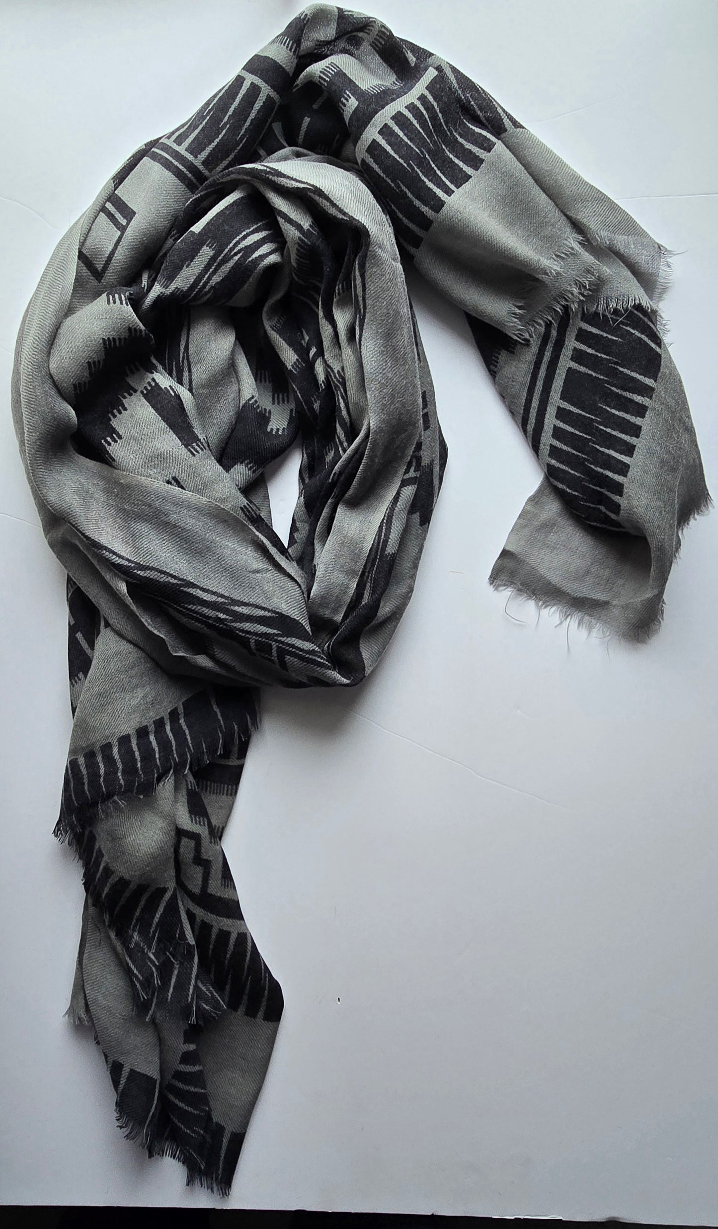 Premium Merino Wool Scarf – Soft, Warm & Breathable