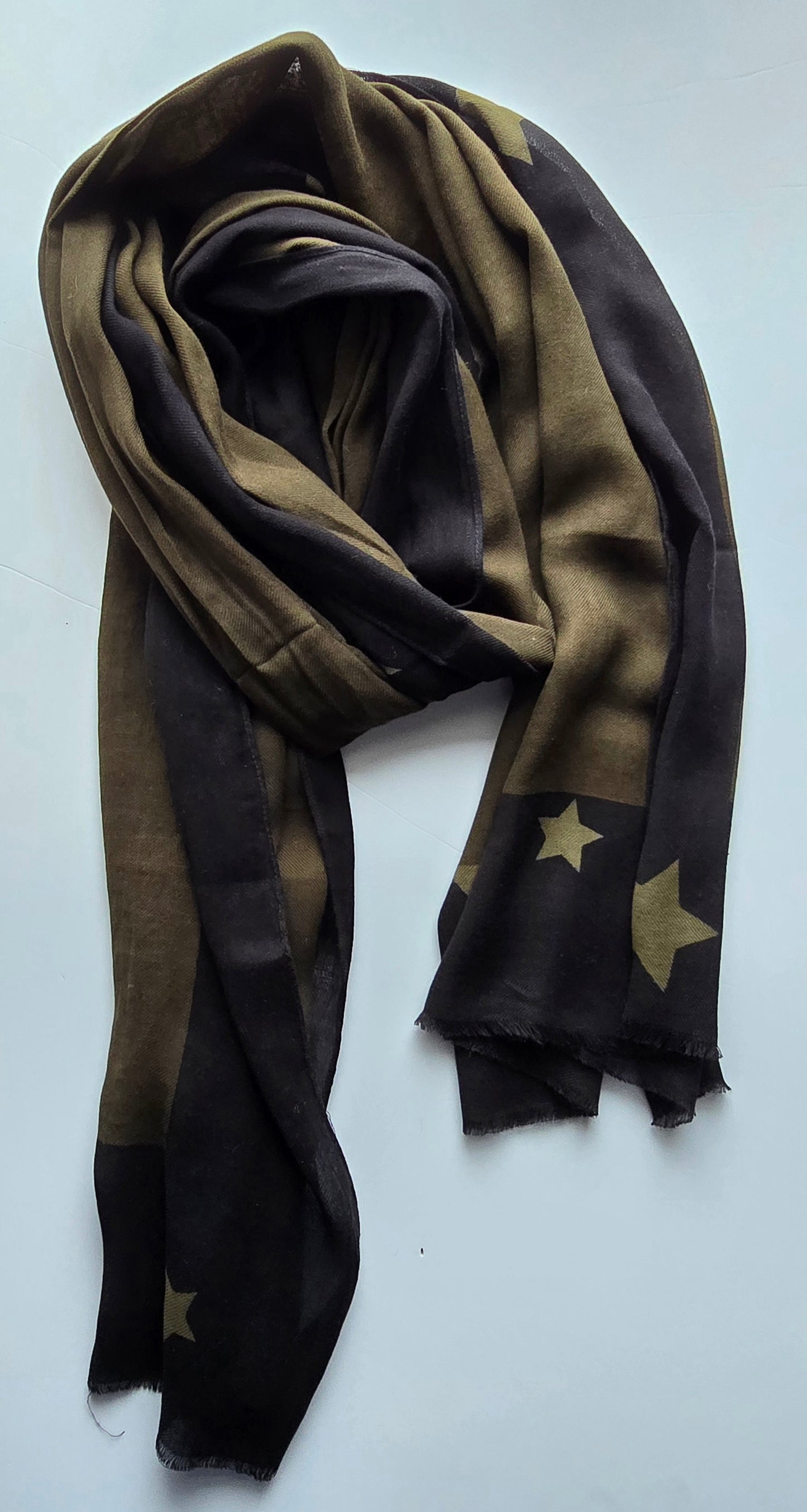 Premium Merino Wool Scarf – Soft, Warm & Breathable