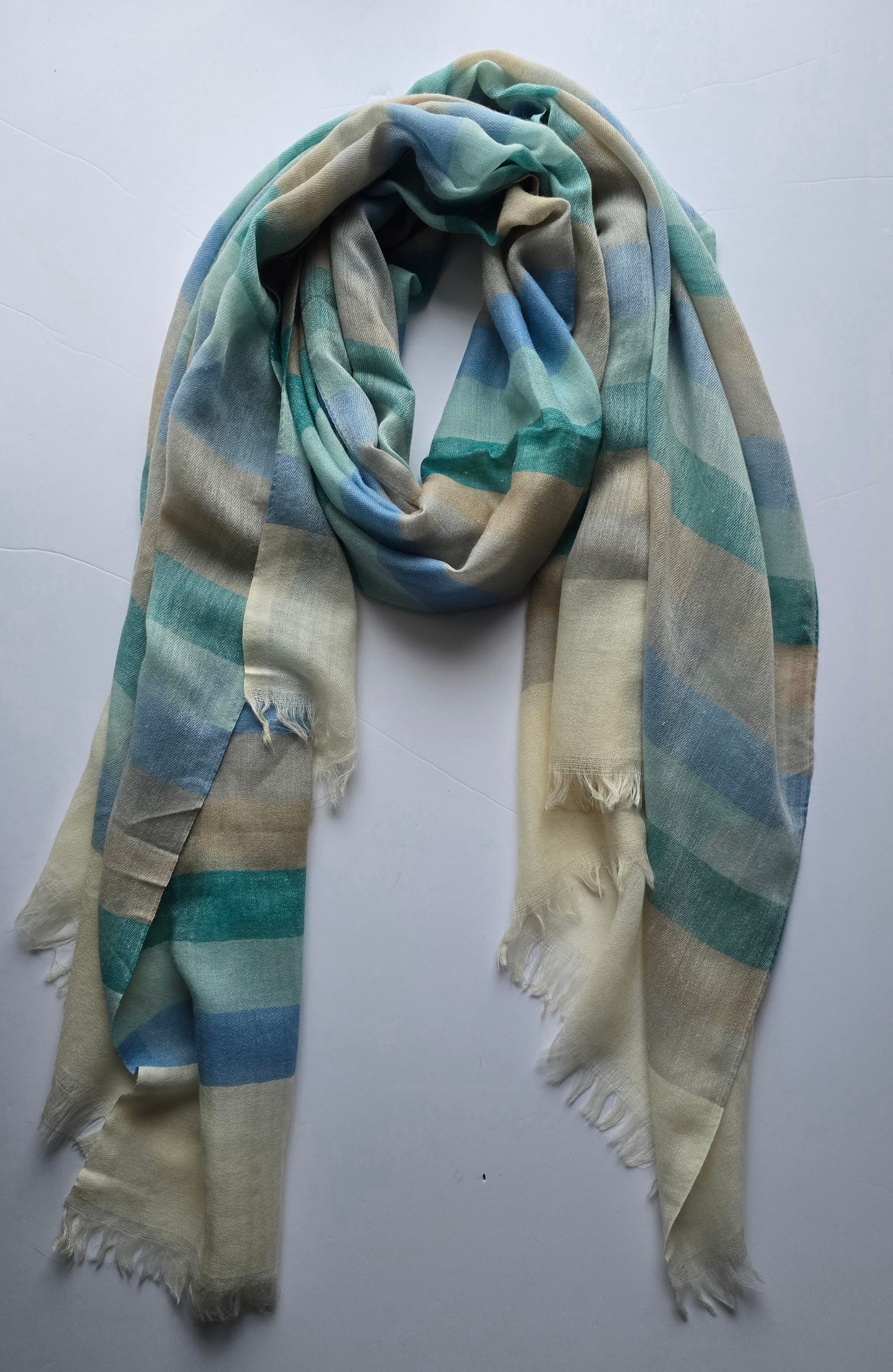 Premium Merino Wool Scarf – Soft, Warm & Breathable