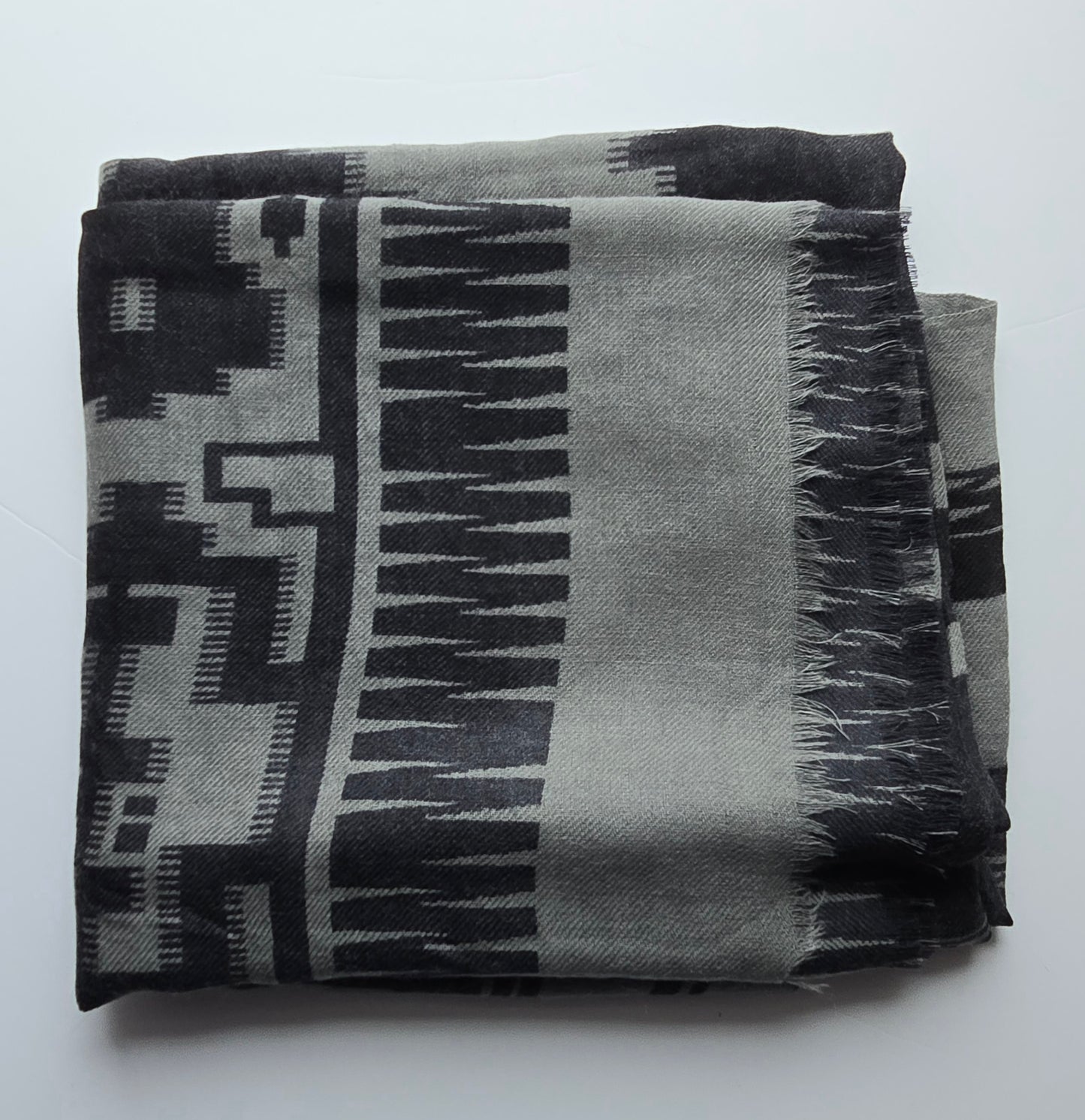 Premium Merino Wool Scarf – Soft, Warm & Breathable