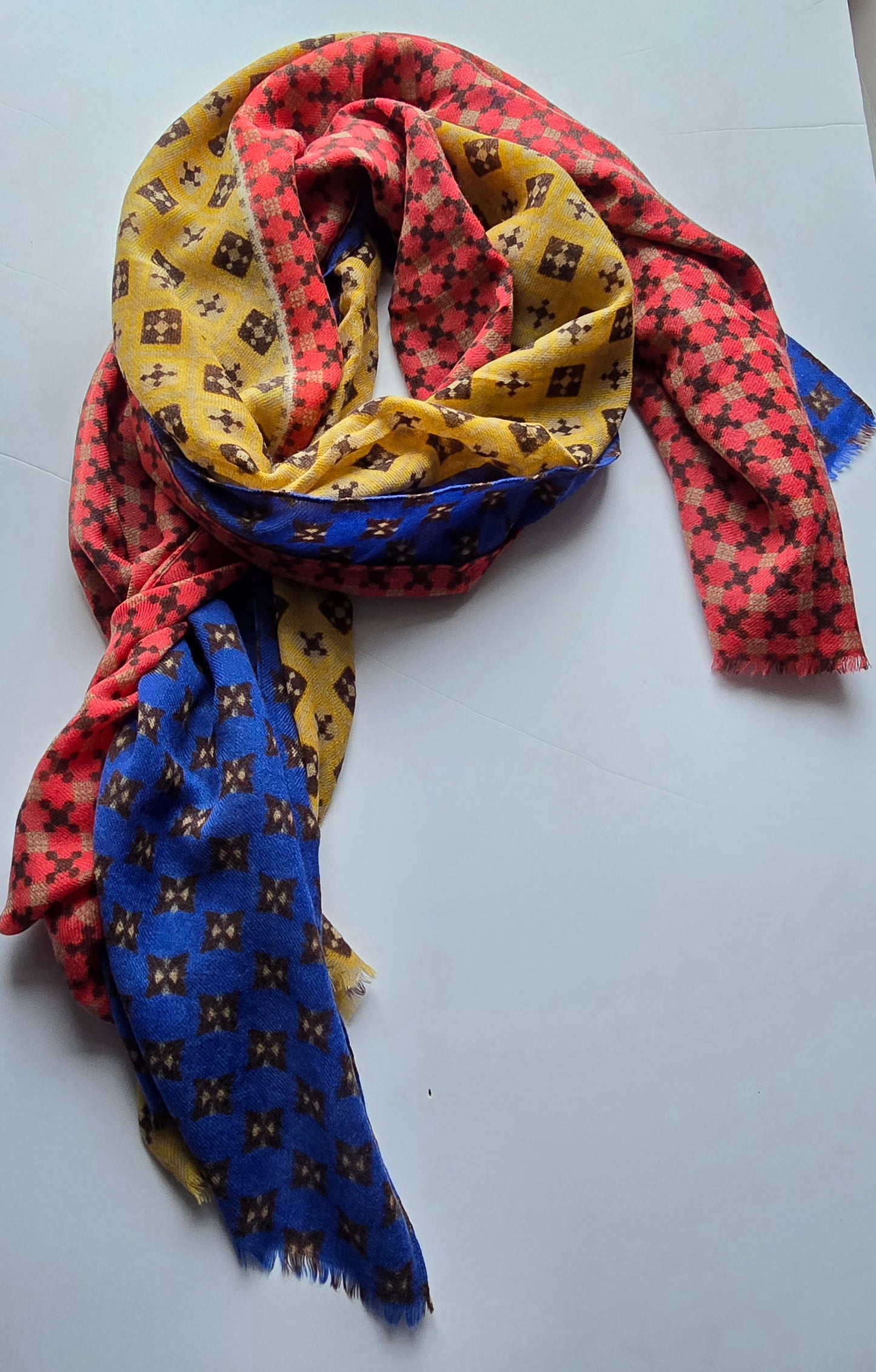 Premium Merino Wool Scarf – Soft, Warm & Breathable